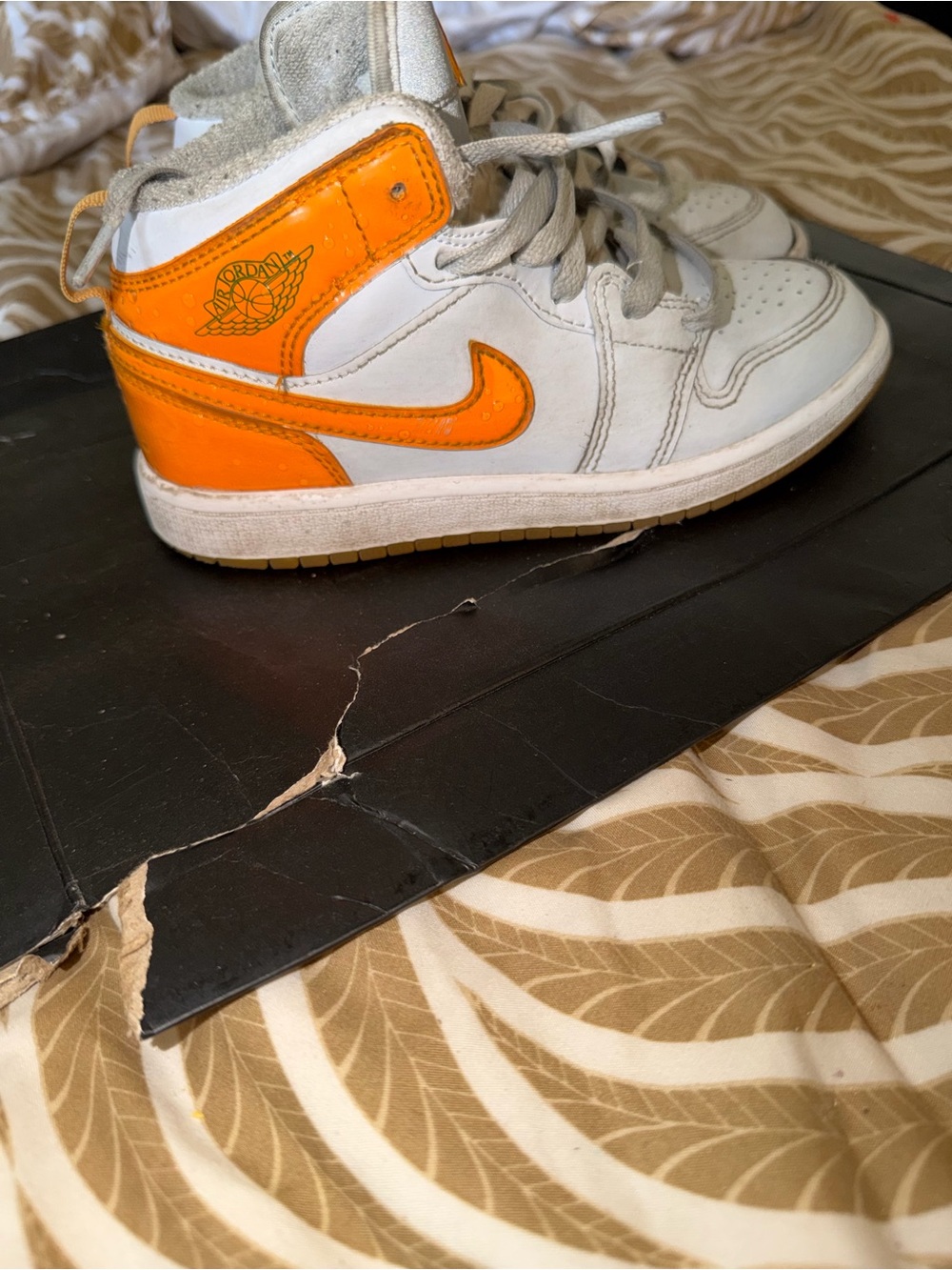 Jordan mid 1 Kids Grey and Orange sneakers